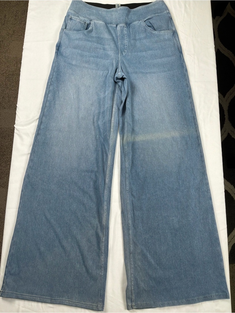 HALARA Light Blue Wide-Leg Denim Jeans with Flaw